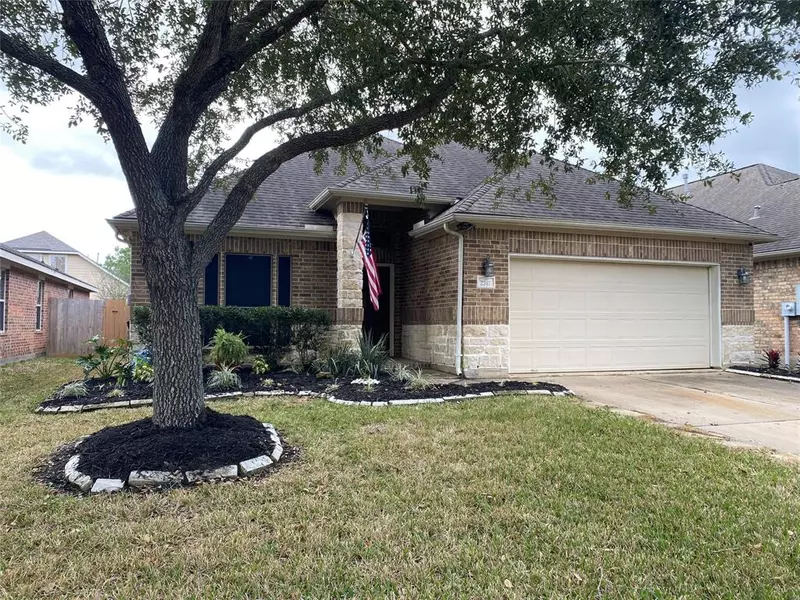 2747 Villa Bella Court, League City, TX 77573