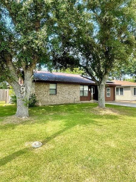 810 S 2nd ST, Ganado, TX 77962