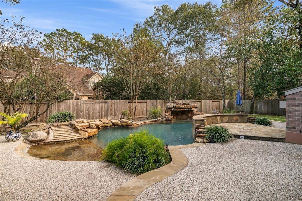 11 Winrock PL, Spring, TX 77382