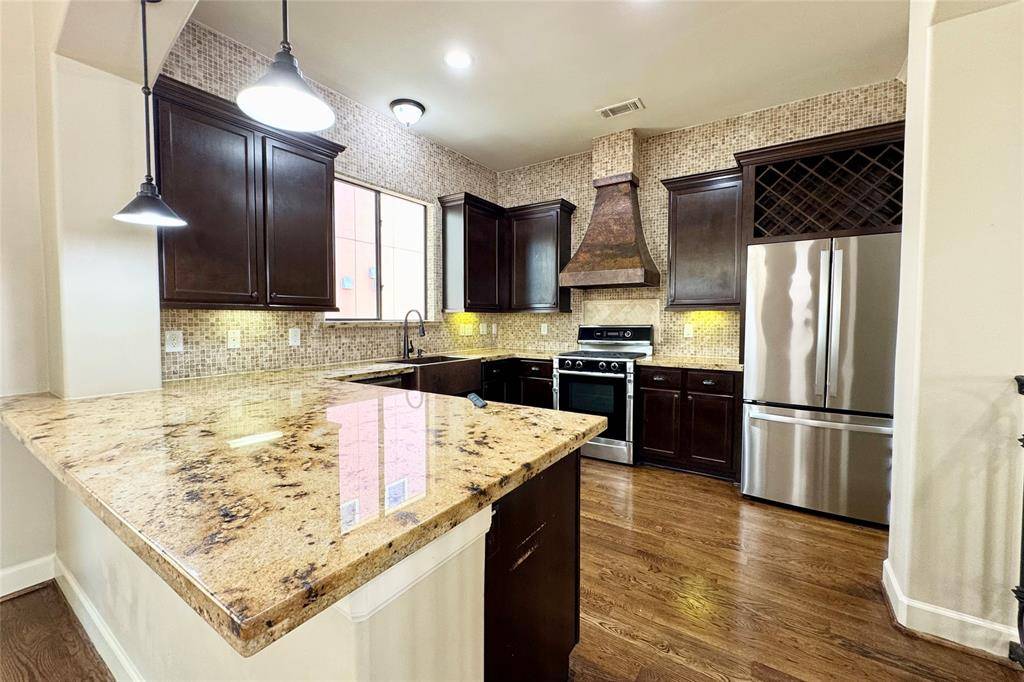 Houston, TX 77008,2304 Couch ST