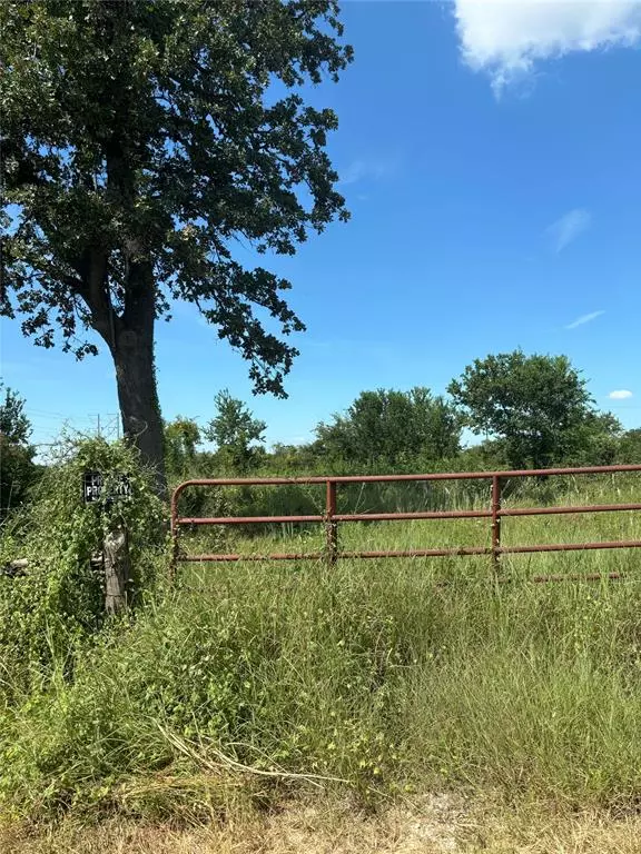 4864 Country Road 127, Bedias, TX 77831