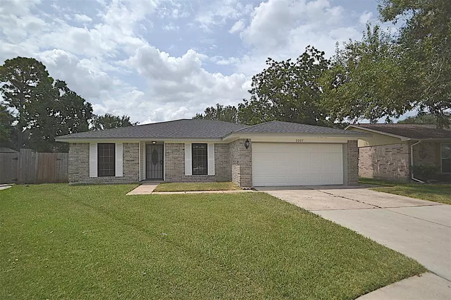 2207 Treadslow LN, Houston, TX 77067