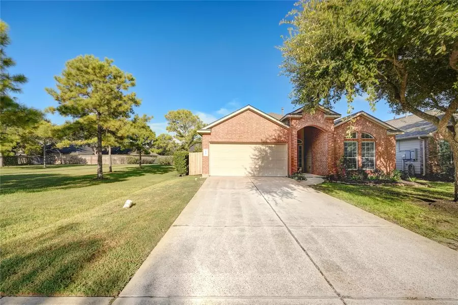 6727 River Ridge LN, Dickinson, TX 77539