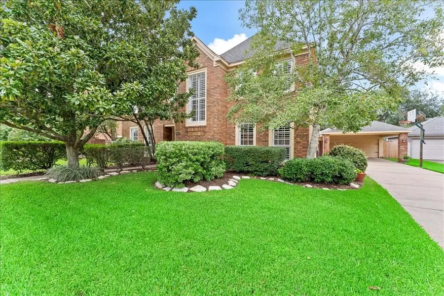 2114 Wimbleton CT, Pearland, TX 77581