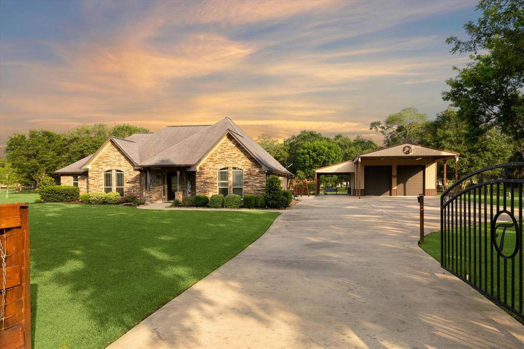 Sweeny, TX 77480,20003 County Road 684b