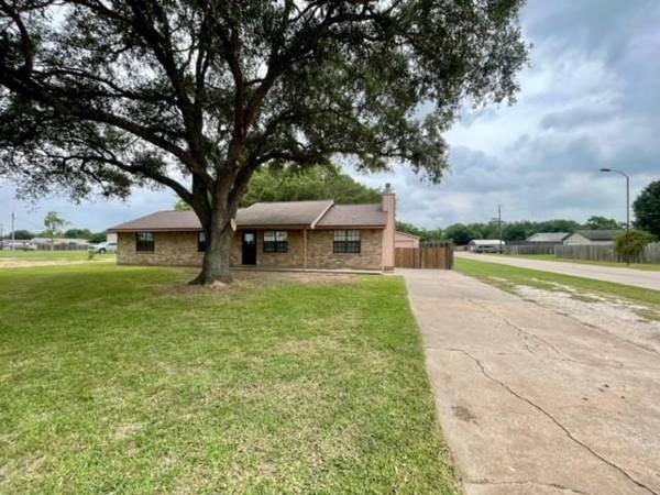 1505 Old River RD, Bay City, TX 77414