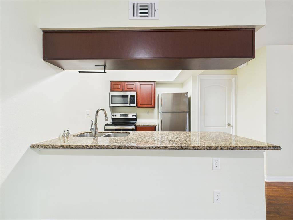 Houston, TX 77056,5333 Richmond AVE #13