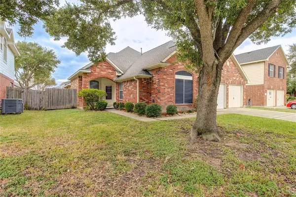 5206 Danielle DR, Pasadena, TX 77505