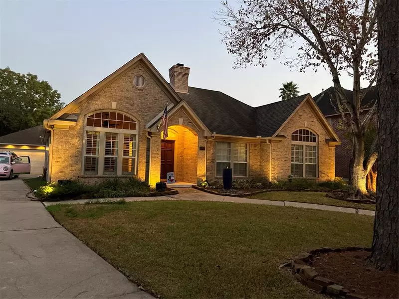 1903 Hidden Cove Court, League City, TX 77573