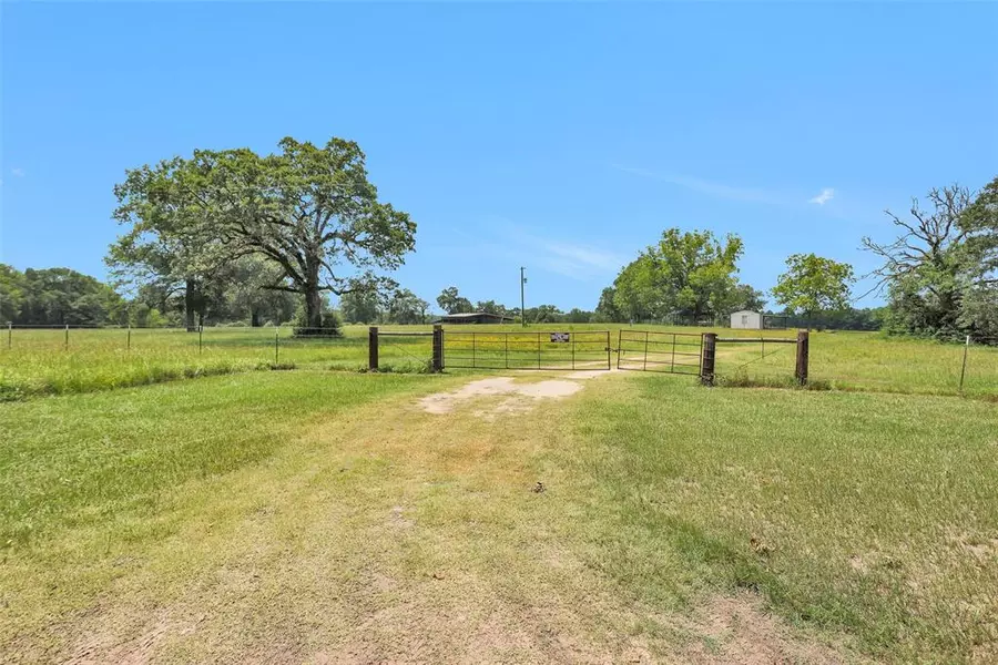 7395 CR 4200, Pennington, TX 75856