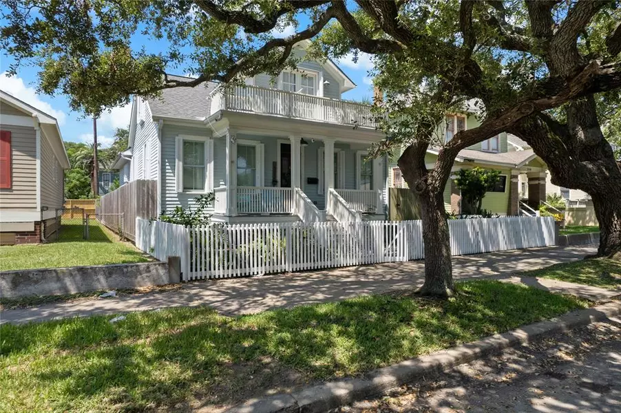 3216 Avenue Q, Galveston, TX 77550