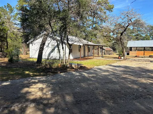 191 Pine Canyon DR, Smithville, TX 78957