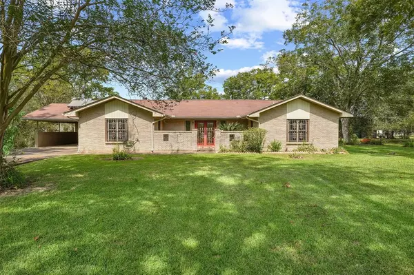 137 County Road 492, Dayton, TX 77535