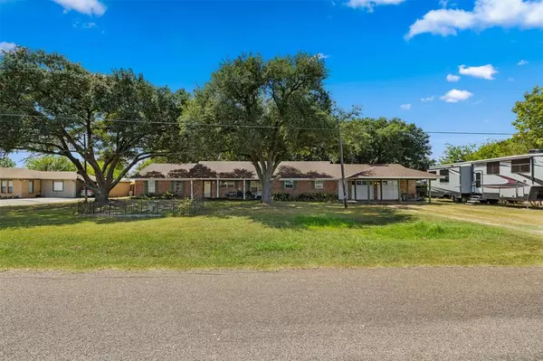 Snook, TX 77879,1472 County Road 268