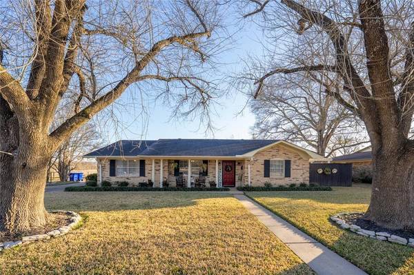 1307 Plantation DR,  Crockett,  TX 75835