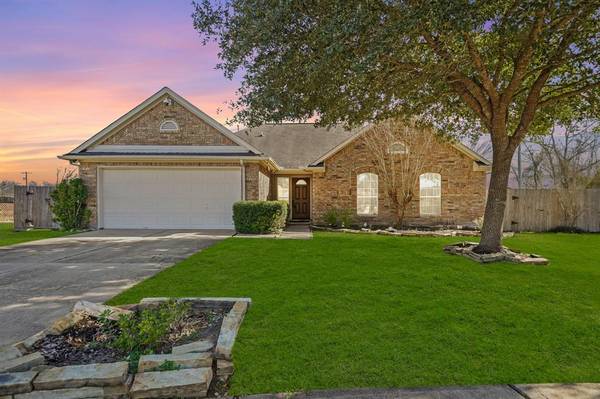 3201 Community CIR, Alvin, TX 77511