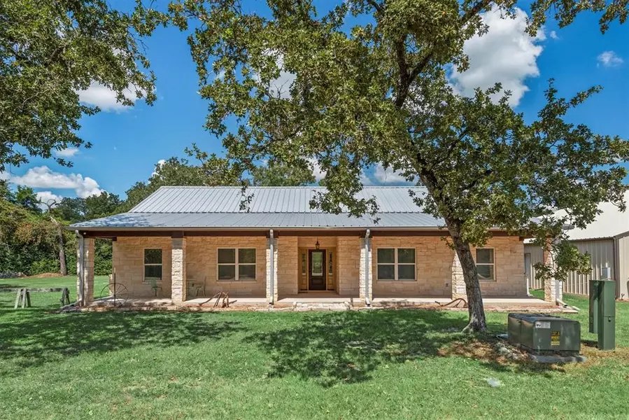 17 Navion LN, Normangee, TX 77871