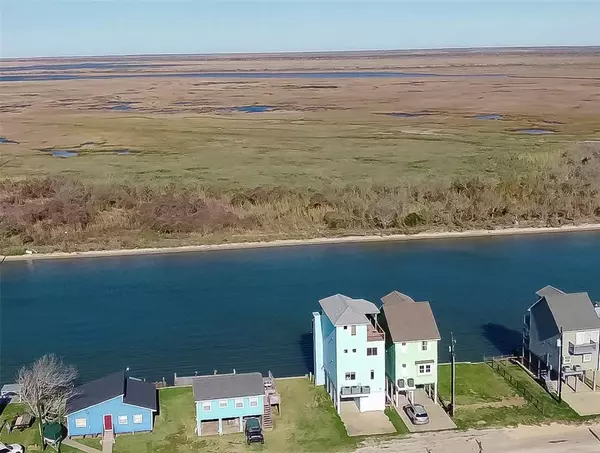 2928 Fm-2031, Matagorda, TX 77457