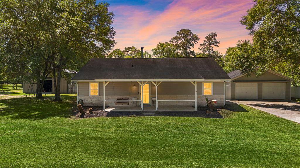 424 Hankamer LOOP, Hankamer, TX 77560