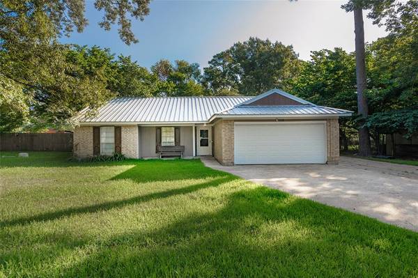 128 Pavey CIR, New Waverly, TX 77358