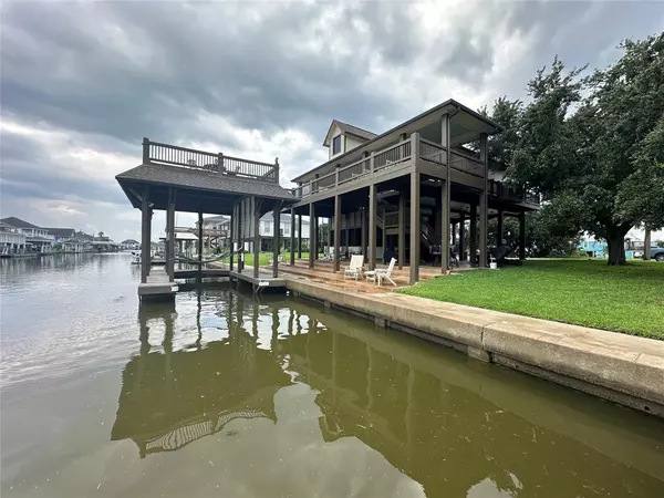 Crystal Beach, TX 77650,1170 Waterways DR