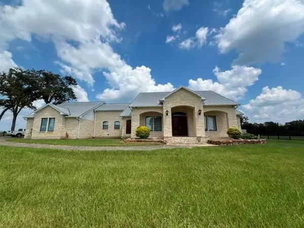 42844 Henson RD, Hempstead, TX 77445