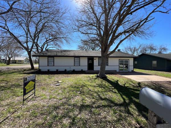 106 Barta LOOP, Weimar, TX 78962