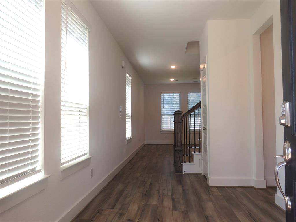 Tomball, TX 77377,21314 Catelonia Yew CT