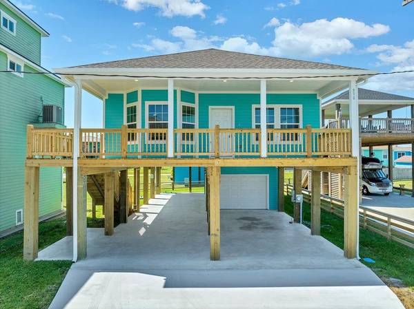 975 S Cove DR, Crystal Beach, TX 77650