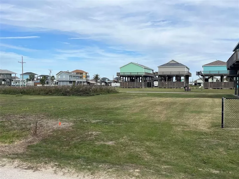 868 S Jacks RD, Crystal Beach, TX 77650