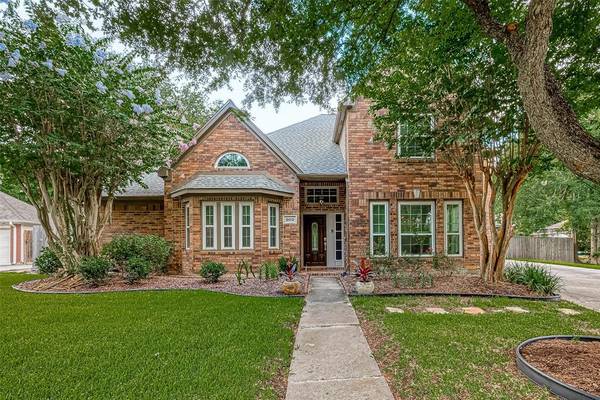 902 Middlecreek ST, Friendswood, TX 77546