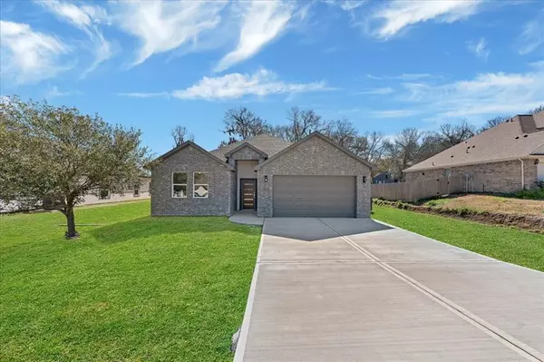 939 Lake View DR, Montgomery, TX 77356