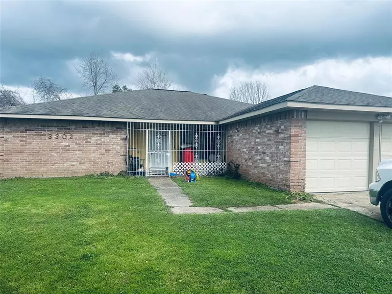 3302 Hombly RD, Houston, TX 77066