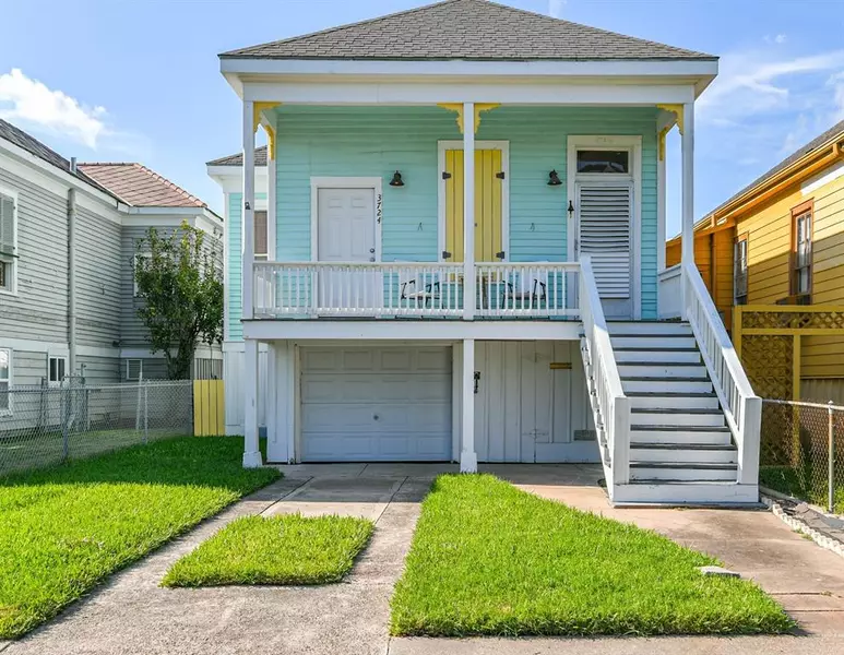 3724 Ursuline ST, Galveston, TX 77550