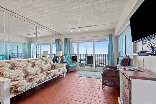 7310 Seawall BLVD #206, Galveston, TX 77551