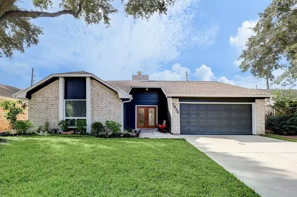 2826 Mesquite DR, Sugar Land, TX 77479