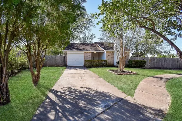 10010 Tahoka LN, Sugar Land, TX 77498