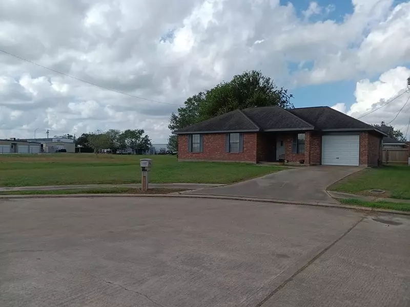 201 Rice ST, Angleton, TX 77515