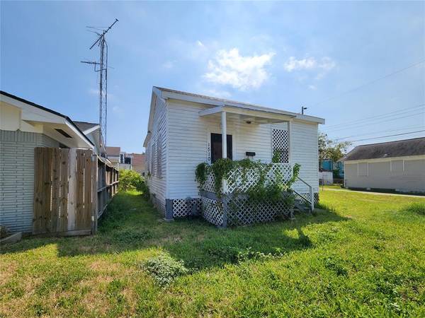 1510 40th ST, Galveston, TX 77550