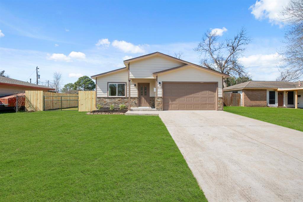 812 Busse CIR,  Pasadena,  TX 77503