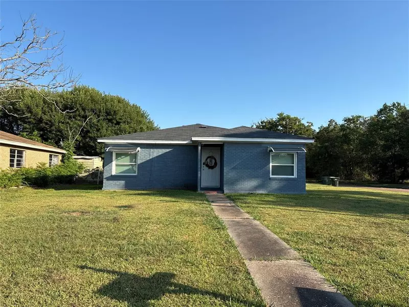 300 Drummond ST, Port Arthur, TX 77640