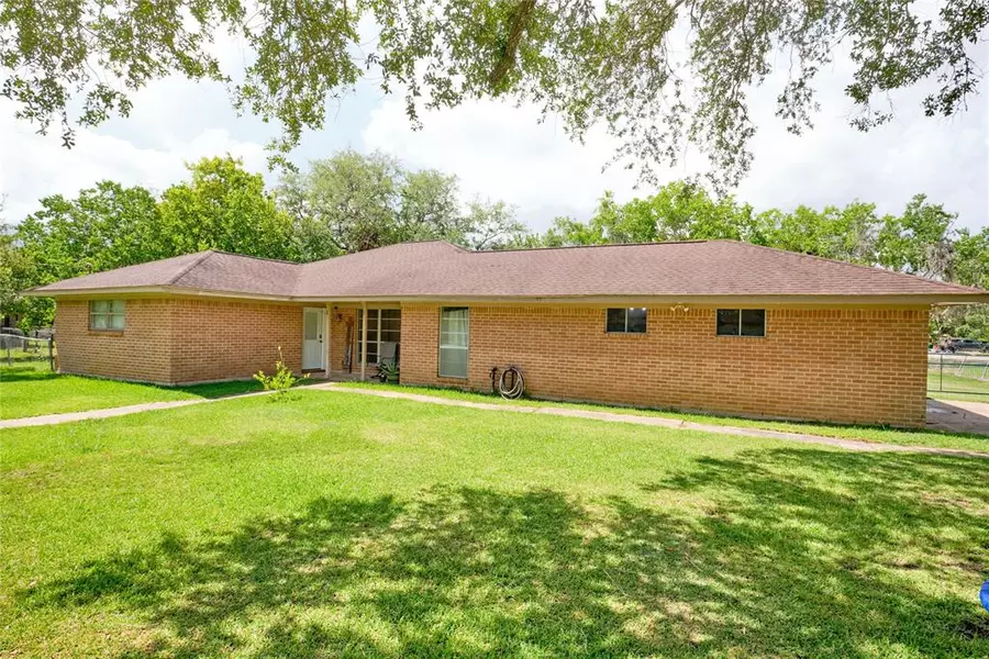 721 Lazy LN, Brazoria, TX 77422