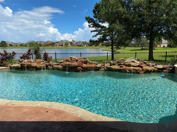 1018 Broad Bay LN, League City, TX 77573