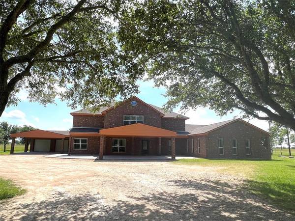 El Campo, TX 77437,719 County Road 411