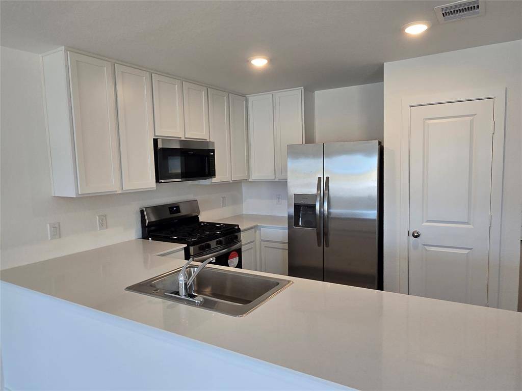 Crosby, TX 77532,1767 Green Warbler LN