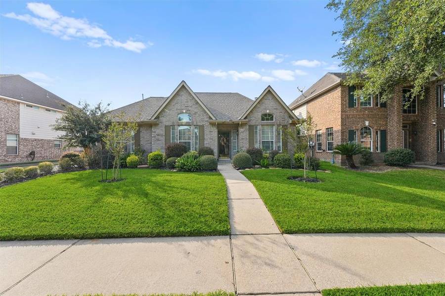 4322 Green Tree Ct, Pasadena, TX 77505