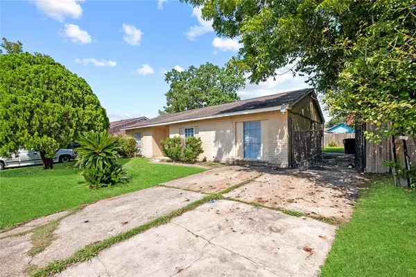 207 Goodson DR, Houston, TX 77060