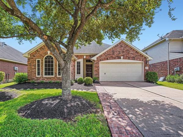 2904 Indigo DR, Pearland, TX 77584