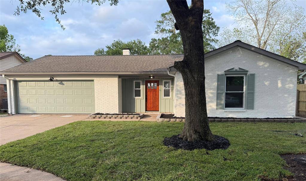 15607 La Casa LN, Houston, TX 77062