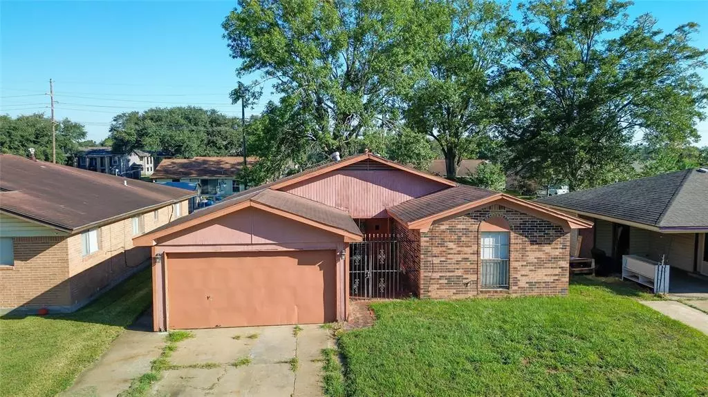 2210 Bourbon, Beaumont, TX 77705